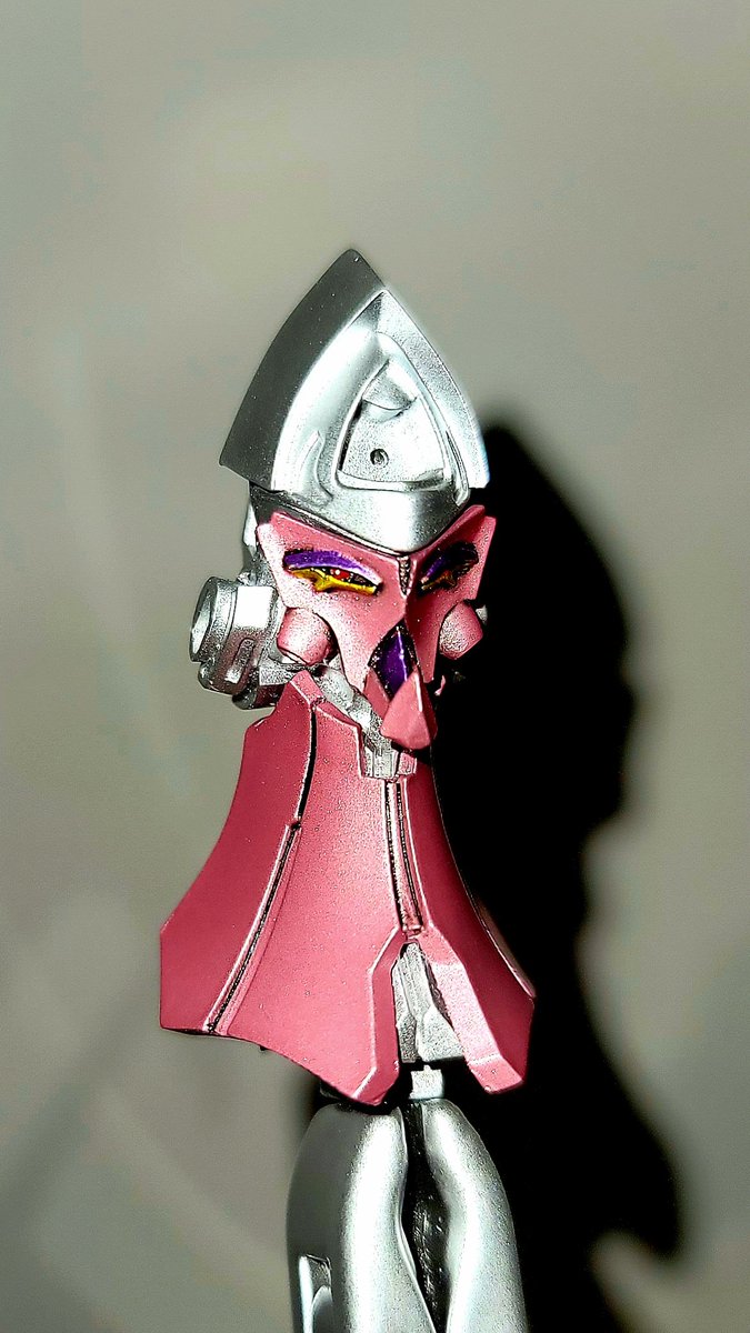 AlbertH97113490's tweet image. today's relative humidity is 97% 🫠🫠🫠 no can spray paint but hand paint only. 
I refer to DESIGN 5 for the head drawing of Hou-Rai to paint his face with my ideas 💡 added 😅
Hope tomorrow I can spray transparent coating and finish with the details on his face 🙏
#fss_jp
#fss