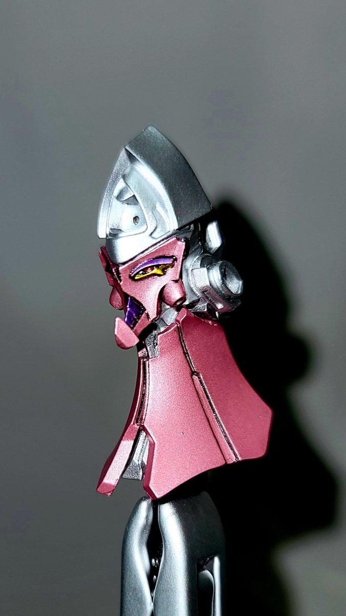 AlbertH97113490's tweet image. today's relative humidity is 97% 🫠🫠🫠 no can spray paint but hand paint only. 
I refer to DESIGN 5 for the head drawing of Hou-Rai to paint his face with my ideas 💡 added 😅
Hope tomorrow I can spray transparent coating and finish with the details on his face 🙏
#fss_jp
#fss