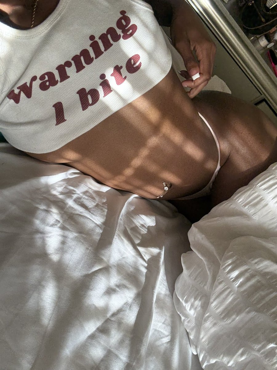 m_i_a_myaee tweet media