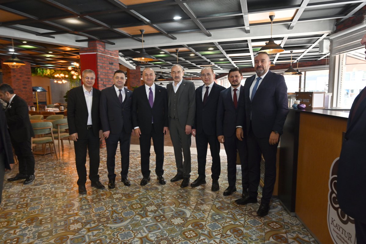 incesuOSB's tweet photo. Yönetim Kurulu Başkanımız İrfan Püsküllü,Kayseri Valisi Sn.Gökmen Çiçek, Önceki dönem Dışişleri Bakanı, NATO Parlamenter Asamblesi (PA) Türk Delegasyonu Başkanı ve AK Parti Antalya Milletvekili Sn.Mevlüt Çavuşoğlu ve protokol üyelerinin teşrifleriyle düzenlenen toplantıya katıldı https://t.co/i7EzzmIQO8
