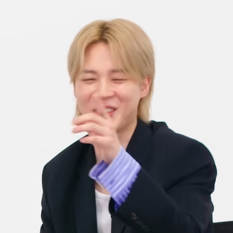 chels ⭐️ is seeing bts ♡ tweet media