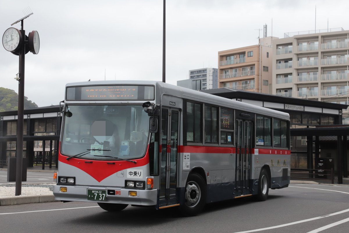 K1919FK1929F's tweet photo. 南国交通の鹿児島22き737/いすゞ・キュービック（U-LV218M改/IKコーチ）1994年式
南国交通で最後のLV218。新製配置からずっと鹿児島市内線で活躍してます。
エアサス·高出力·ハイバックシートの南国交通らしい仕様。
内外装も綺麗で汚れてる事が多いミラーの裏も綺麗に拭き上げてます。素晴らしい1台。 https://t.co/1VO616h7hl