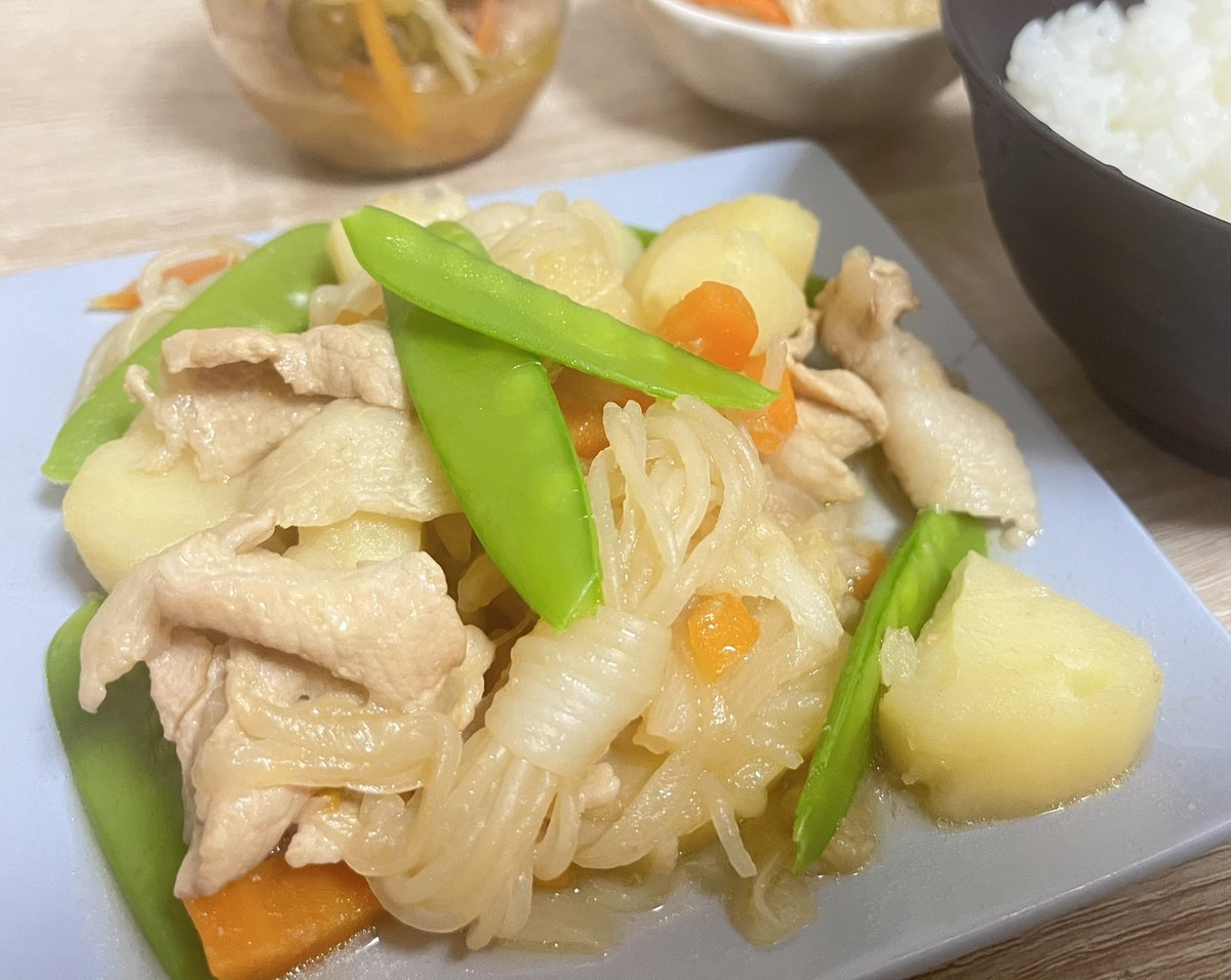 suzuchandayoooo's tweet photo. 今日の夜ご飯は肉じゃが♡
お醤油少し足りなかったのは内緒…笑

お兄さんは何食べたの〜？？😀

今週シフトこの後だそうかなって思ってるので確認してくれたら嬉しいよ〜🤗

#豊橋 #メンエス　#マッサージ https://t.co/8rhVOaUhFe