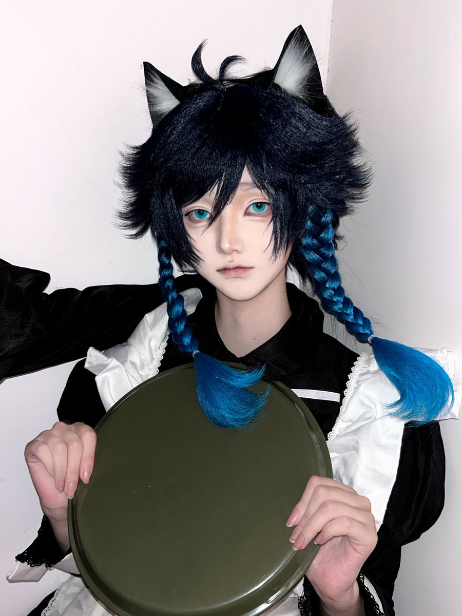starstarmew's tweet photo. ₌ᗜ - ᗜ₌我也要穿吗？
=⩌⩊⩌=对！#鍾ウェン #zhengven #帝诗 #cosplay https://t.co/Jr3FIxd4dY