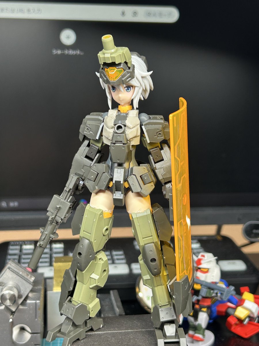 tonnby's tweet photo. 30mmテックプロト2のミキシング。胸の小型化が暗礁に乗り上げて結局エポパテ投入 https://t.co/vvrsQlS0fj