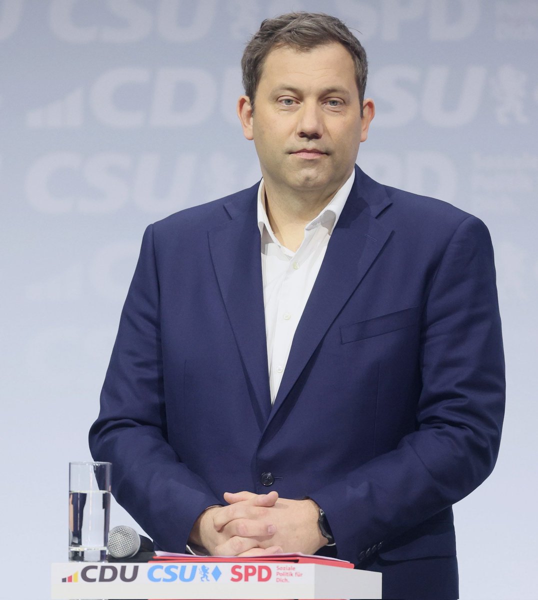 R. Nixon tweet media