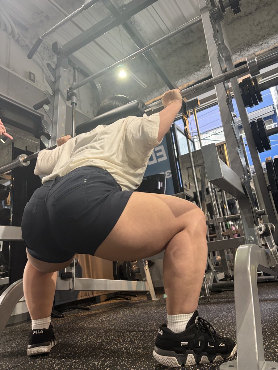 重谷ほたる（吉本新喜劇）太もも芸人 tweet media