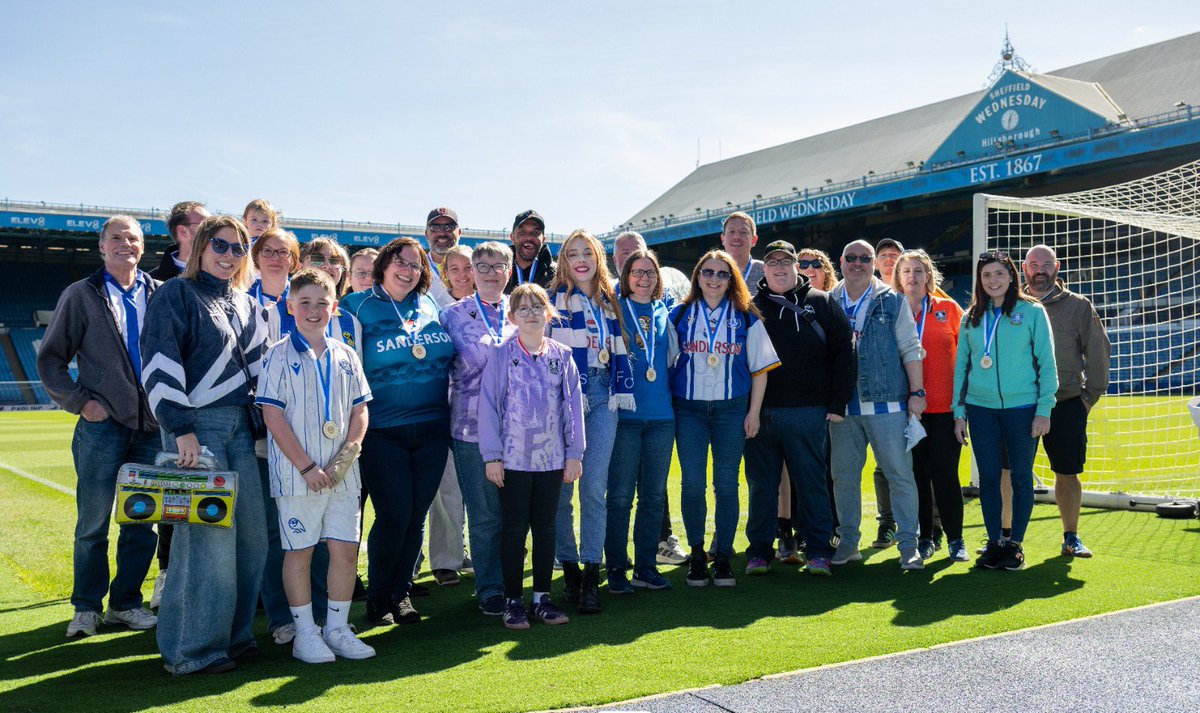 TWWcast's tweet photo. What a fantastic group of people. 💙 #swfc #wawaw #TWWTogether https://t.co/V6jJpoLM0y