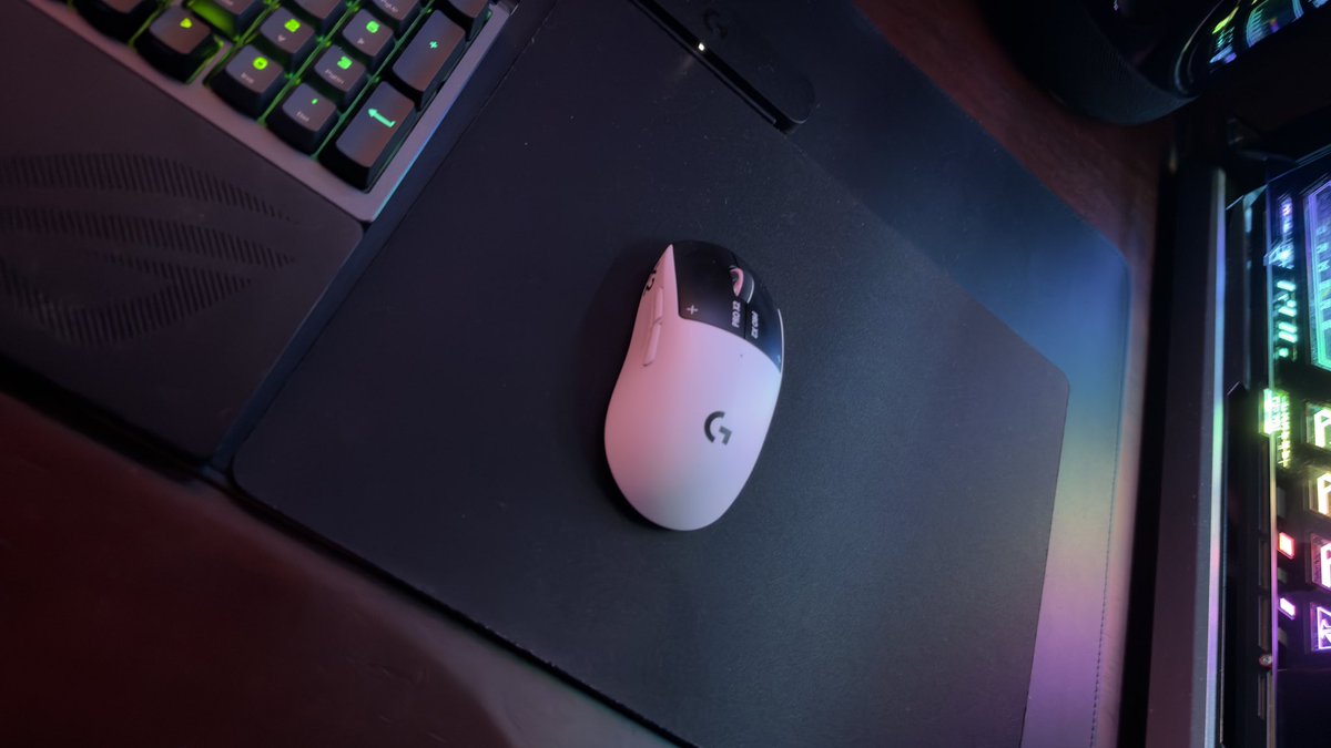 𝙃𝘼𝙕𝙀𝙉𝙇𝙀𝙀 tweet media