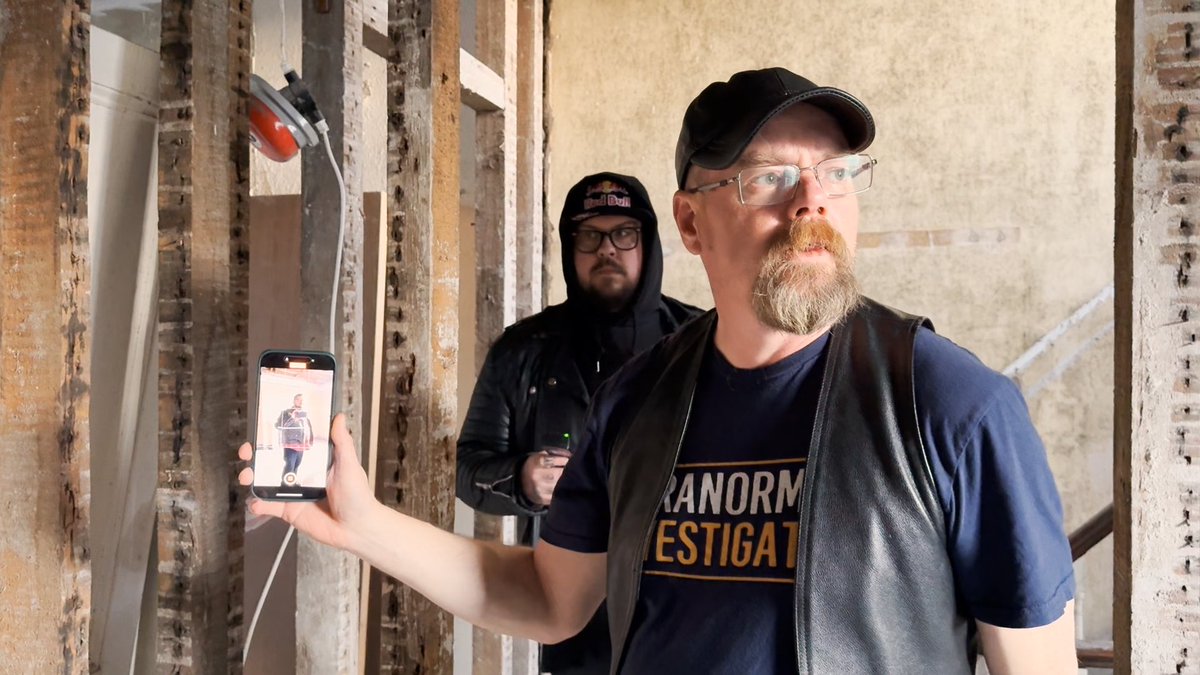 Darkling Room / Jonathan 📱 tweet media