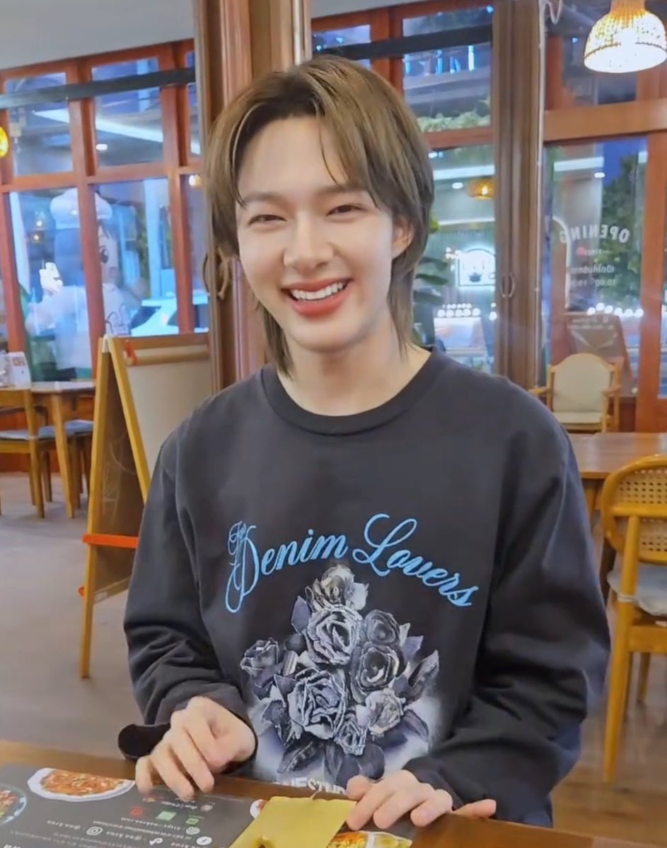 daonepjunz's tweet photo. วันนี้มีเด็กน่ารัก กลับจากเกาหลีก็มีของมาฝากพี่ๆด้วย เด็กดี🥺🫳🏻 https://t.co/2YufwKwZSs