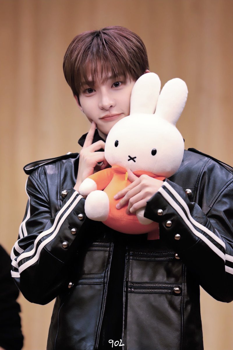 260404 뮤직앤드라마

#POW #파우 
#HYUNBIN #구현빈