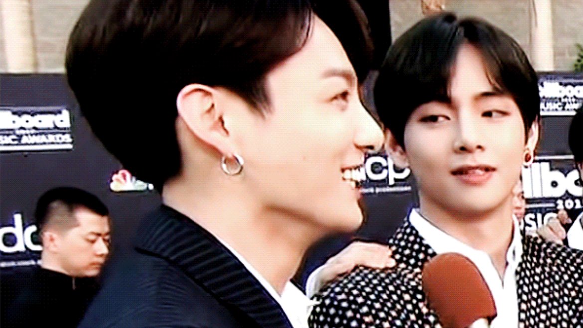 el ୨ৎ tweet media