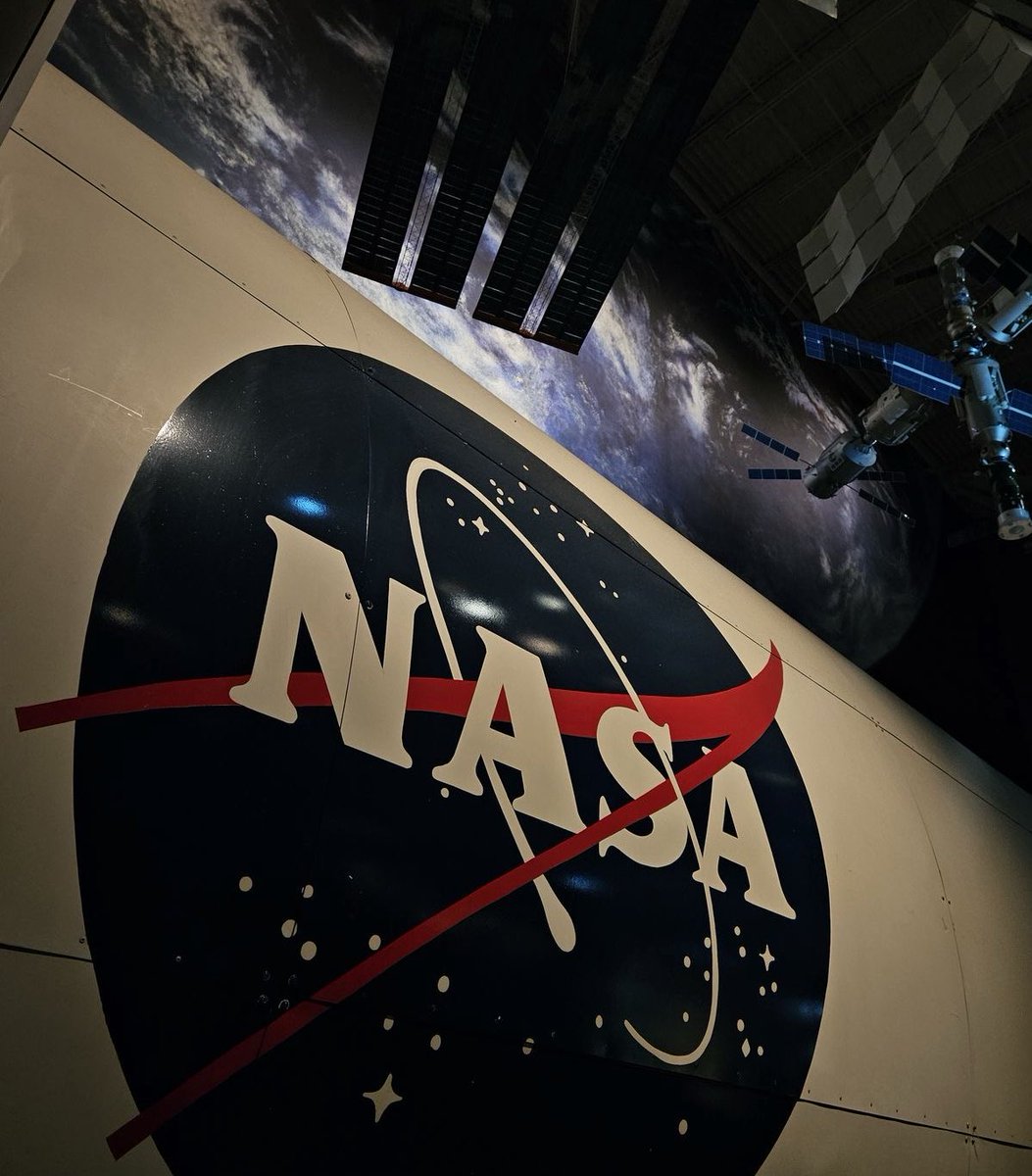 UpdateCharts tweet media