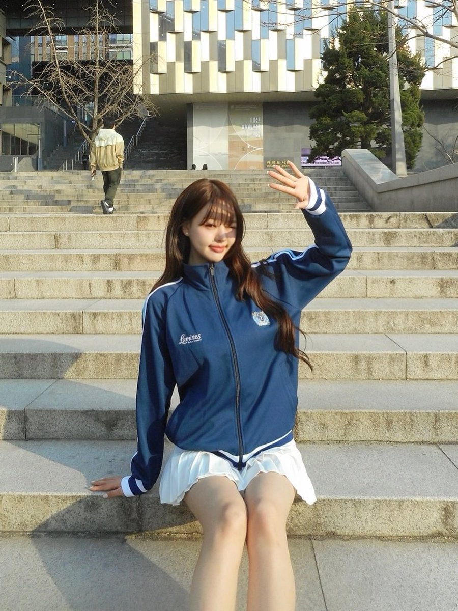 ann 🌻 tweet media