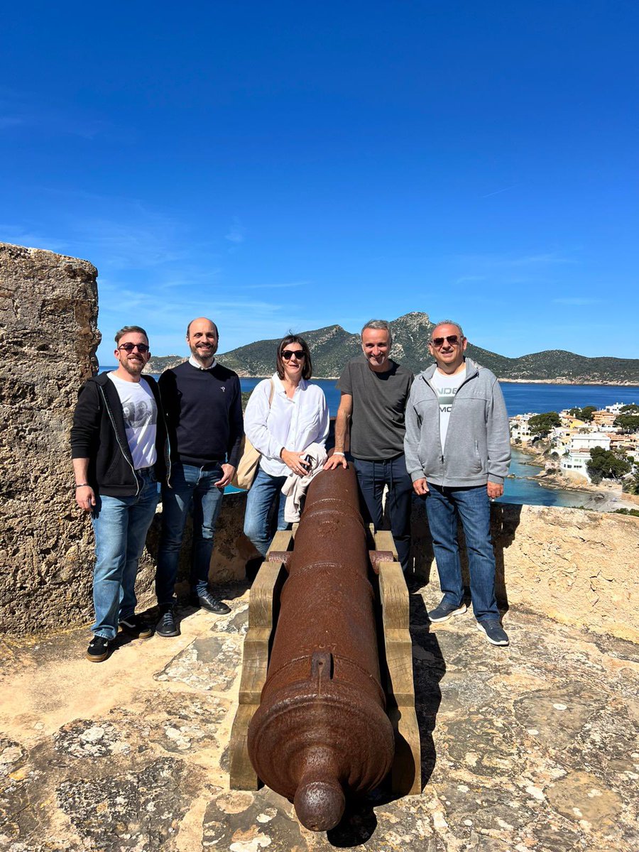 perejoanpons's tweet photo. Pancaritat al Sant Elm amb un temps de somni avui amb els companys socialistes d’Andratx. Ha estat un plaer enorme https://t.co/wlw8OT0KwH