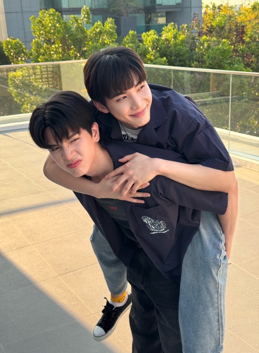 ไม่ใช่เดือนเหงาแต่เป็นเดือนหนาว tweet media