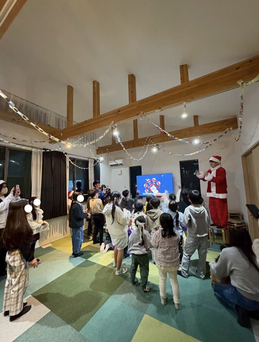 heath_Peace6's tweet photo. ✨思い出✨️

私の思い出はクリスマスおあしすです！
子供たちと鬼ごっこやメッセージ交換、ミニコンサートを行い、素敵なクリスマスを過ごしました！
サンタも登場し、子供たちの喜ぶ顔を見ることができました☺️

byみぃちゃん https://t.co/mfjEs5KdQK