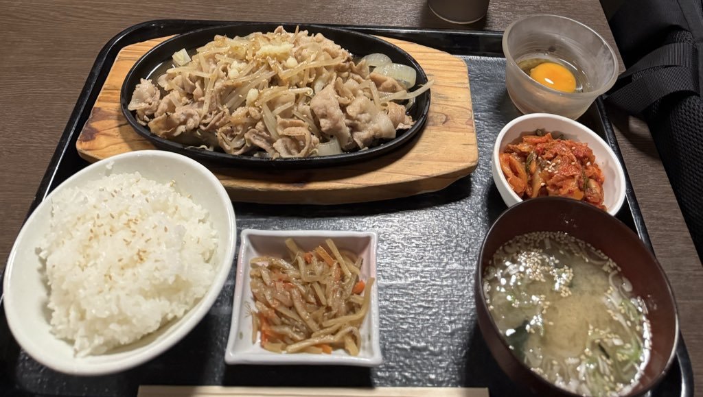 ラッキー tweet media