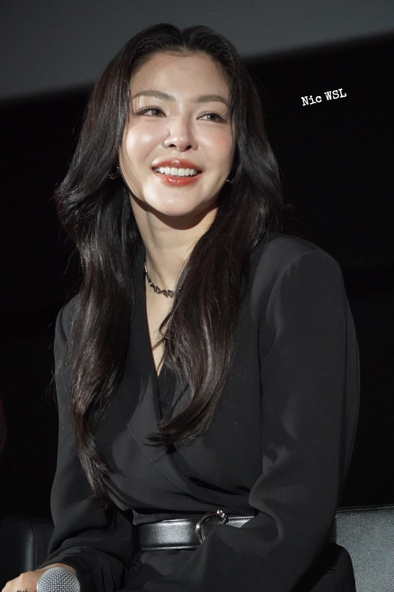 Happiness and confidence are the prettiest things Faye always is.  Her beauty reflects from her soul

📸2026 03 27📍🇹🇭BOL PREMIERE
#BrokenOfLoveTheSeries #FayePeraya 
#ฝ้ายพีรญา #FabelEntertainment