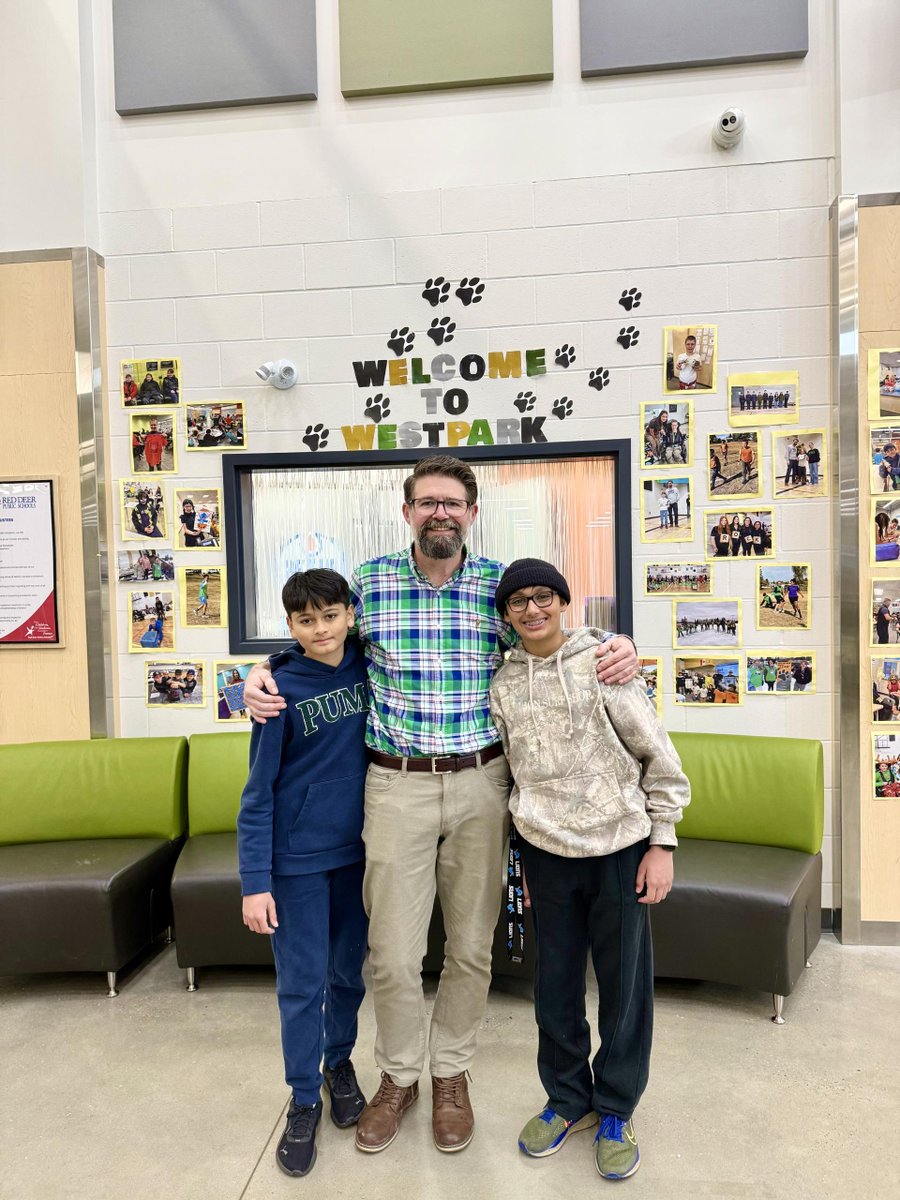 ToshibaAmerica's tweet image. 🎉 Congrats to Ayan Taha, Viaan Tripathi &amp;amp; Coach Rabia Najmi of Westpark MS, Alberta—ExploraVision regional winners!
 Their project BioFlow is a wearable oxygen patch inspired by nature to support emergency care. Best of luck in nationals! 👏
 #ToshibaCSR #STEMEducation