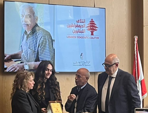 lebDemCoalition's tweet photo. لقاء تكريمي للأمين سر ائتلاف الديمقراطيين اللبنانيين الراحل أحمد مطر
الأخوي: حصر السلاح بيد الدولة اللبنانية ليس شعاراً، بل شرط بقاء ولبنان بحاجة إلى مبادرة سلام حقيقية https://t.co/8XQ85dgSkn