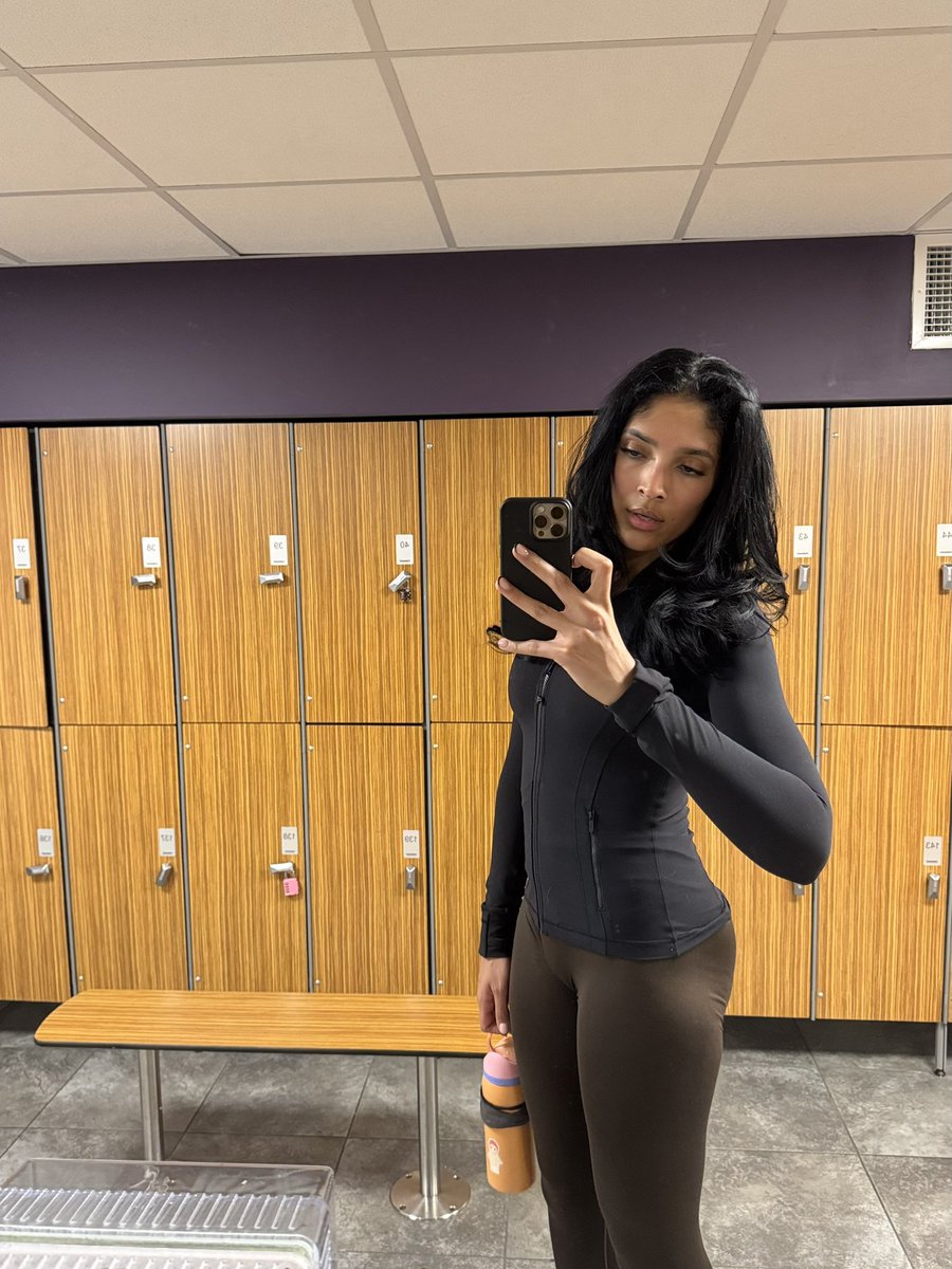 ✅ 7:00A.M Hot Pilates