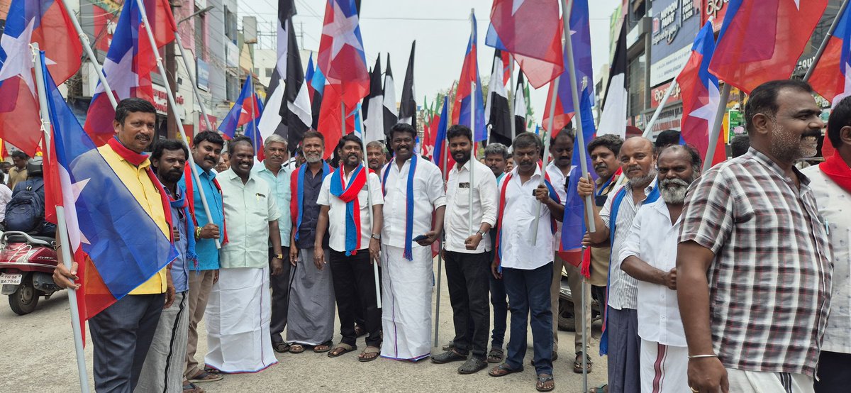 VckMuthukumar's tweet photo. 06.04.2026
மதுரை மத்திய சட்டமன்ற தொகுதியில்  மாண்புமிகு அமைச்சர் @ptrmadurai  அவர்கள் இன்று வேட்பு மனுவை தாக்கல் செய்தார். #விடுதலைசிறுத்தைகள்  கட்சியின் சார்பில் முன்னனிதோழர்கள்
பெருமளவில் கலந்து
கொண்டனர். 
Thol.Thirumavalavan
#DMKAlliance #VCKSOCIALMEDIA i #VCK https://t.co/zmd7OdvdUe