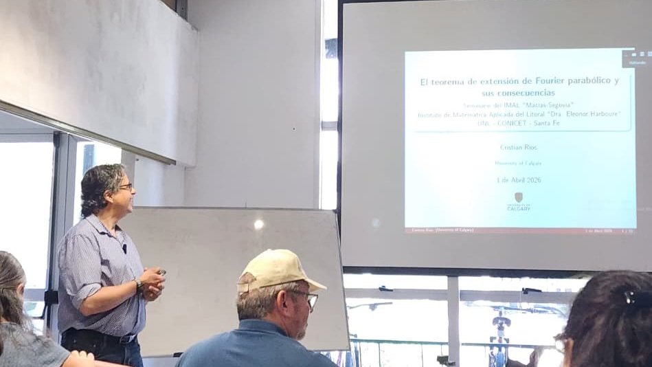 LABRA_IMAL's tweet photo. 01.04.2026| El Profesor Cristian Ríos de la Universidad de Calgary disertó en el Seminario del IMAL "Macías-Segovia" sobre El teorema de extensión de Fourier parabólico y sus consecuencias. @divulgacionIMAL https://t.co/HqtBEitaUn