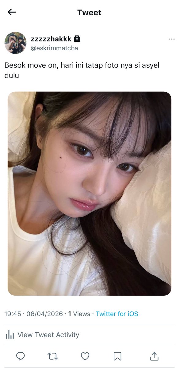 whitetulipsz's tweet photo. #travicky move on di temenin mantan
two tweets au. https://t.co/6v16grbTc7