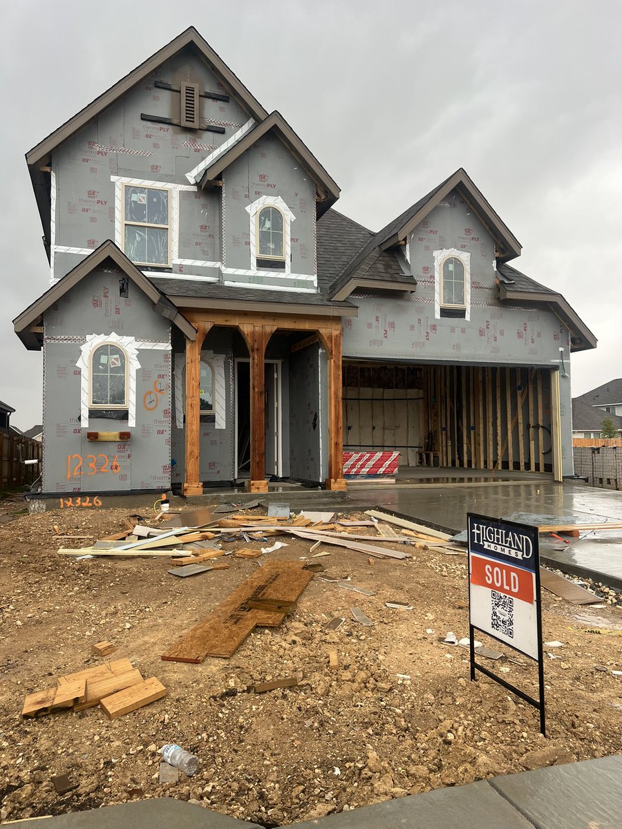 HeatherEdie's tweet photo. My man bought us a house 🥹🙂‍↕️ can’t wait for this beauty to be done late June. @sossyp9 so thankful for the life you continue to help build for us. https://t.co/fe4FC482o1