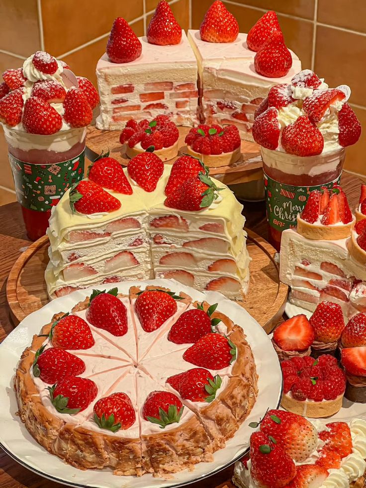 bilbilbites's tweet image. ₊˚⊹♡🍰🍓♡⊹˚₊ STRAWBERRY DESSERT FOOD POLL
#Strawberry #Desserts #Sweets #SweetTreats #SweetTooth #FoodPoll