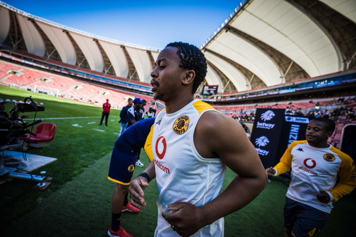 KaizerChiefs's tweet photo. Warm-up  #Amakhosi4Life #BetwayPrem #KCOneVoice #KCOneFamily #LoveAndPeace https://t.co/ekWTpalhYM