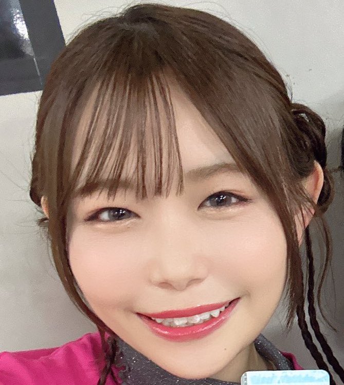 nooy159357's tweet photo. かわいい…💕こんな太陽みたいな笑顔の子に「こんなのが気持ちいいのー？」ってぐりぐりされたい…💕💕💕 https://t.co/irrPsOepfk