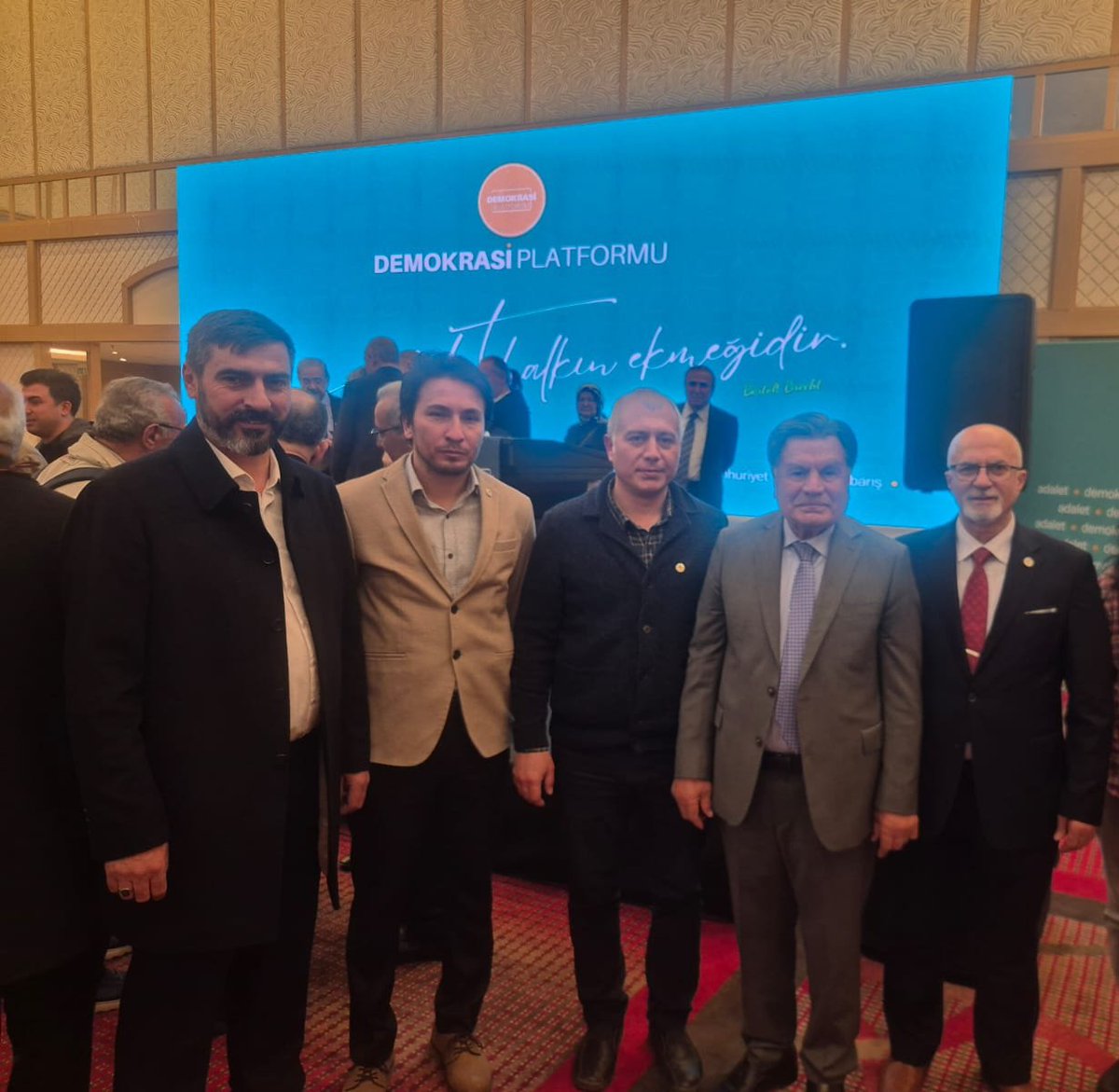 lozcaner's tweet photo. Anayasa Mahkemesi Eski Başkanı Haşim Kılıç dedi ki; "Yargıyla ilgili sorunlar artık ertelenebilecek meseleler olmaktan çıktı. AİHM'in ihlal kararları cesaretle uygulanmalı ve haksızlıklar ortadan kaldırılmalı."
@dmkplatformu 
@ZGulabi
@Liberalparti_TR
#öncesiyasetdeğişmeli https://t.co/vs3PQWTTaV