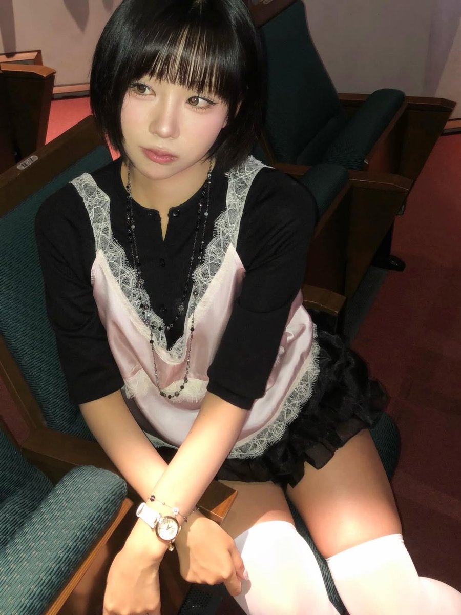 eunseongarchive's tweet photo. [260406] 🦈 intheatresthissummer Instagram post

"💈💄👗_@intheatresthissummer..🌸"
🎵: Zmeyev - Spring
(1/4) https://t.co/R47HXO02ZA