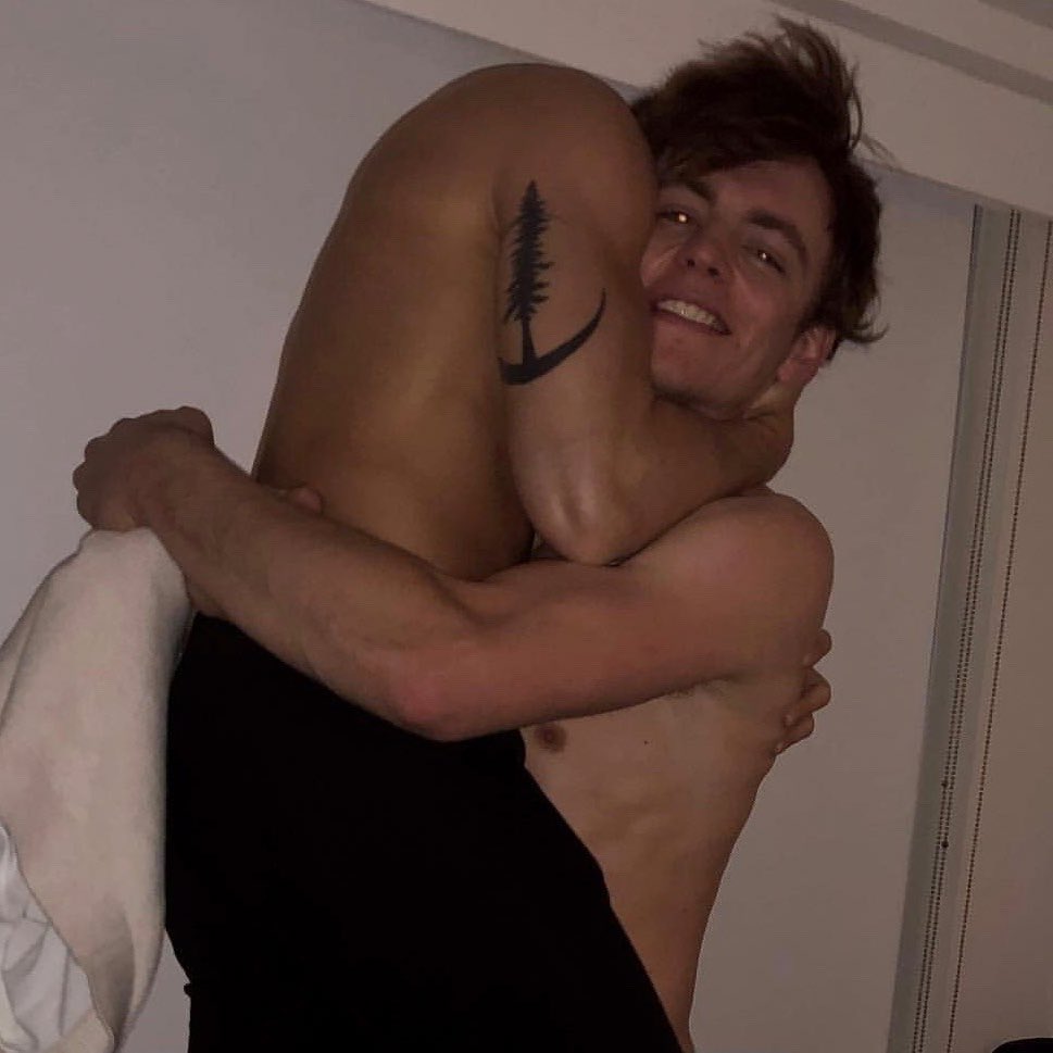 NaughtyKp's tweet photo. Gavin Leatherwood and Ross Lynch being sus https://t.co/tndwlUn2bY