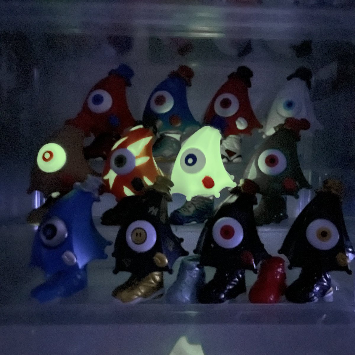 0709aaaaaxe's tweet image. もう置けなくなっちゃったー🥳
(嬉しい叫び)

#MARKS #sofvi #ソフビ #アンバー
 #余所者Worksコラボレーション