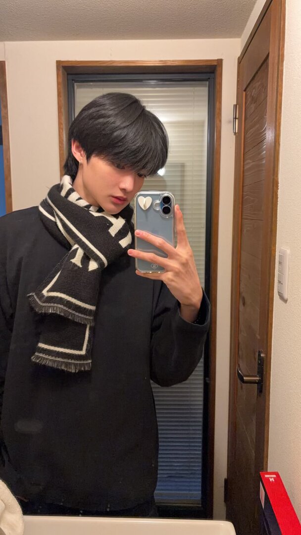 selfolssi ♤ tweet media