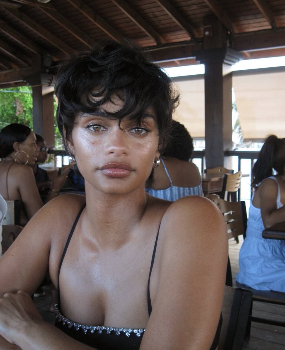 BAMIDELE🕊 tweet media