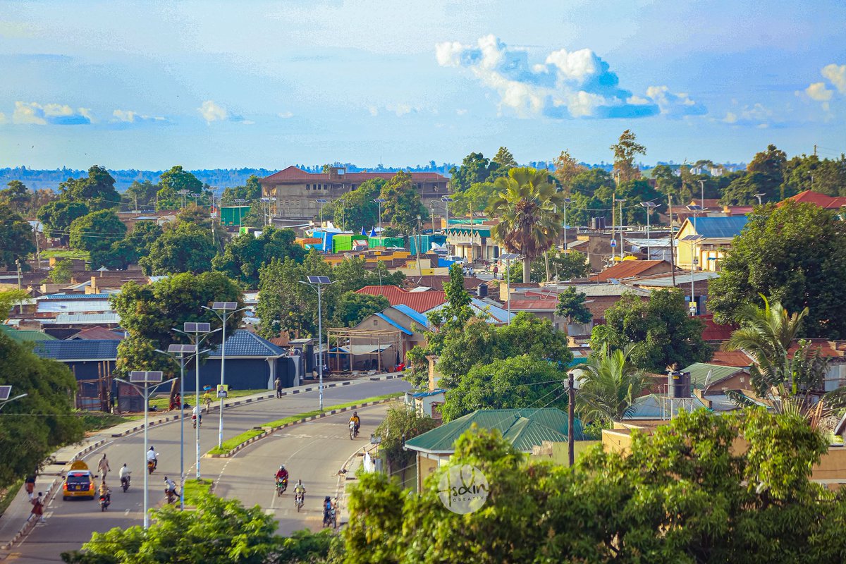 asdinjb's tweet photo. Not all beauty asks to be seen loudly,
Some, like streets of Arua, simply exists… and captures you anyway.
@AruaCityUg 
@khalidjuma37 https://t.co/BV0zH1AJGT