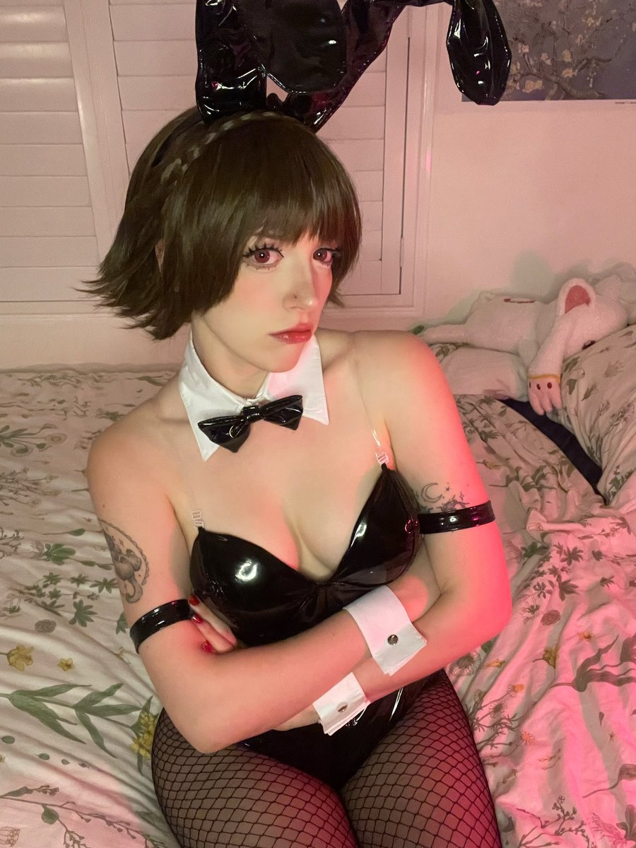 kaeeecos's tweet photo. this bunny wants your heart~

bunnysuit makoto photoset out now :3 

#MakotoNiijima #Makoto #Persona5 #bunnygirl #cosplay https://t.co/qW6lce4239