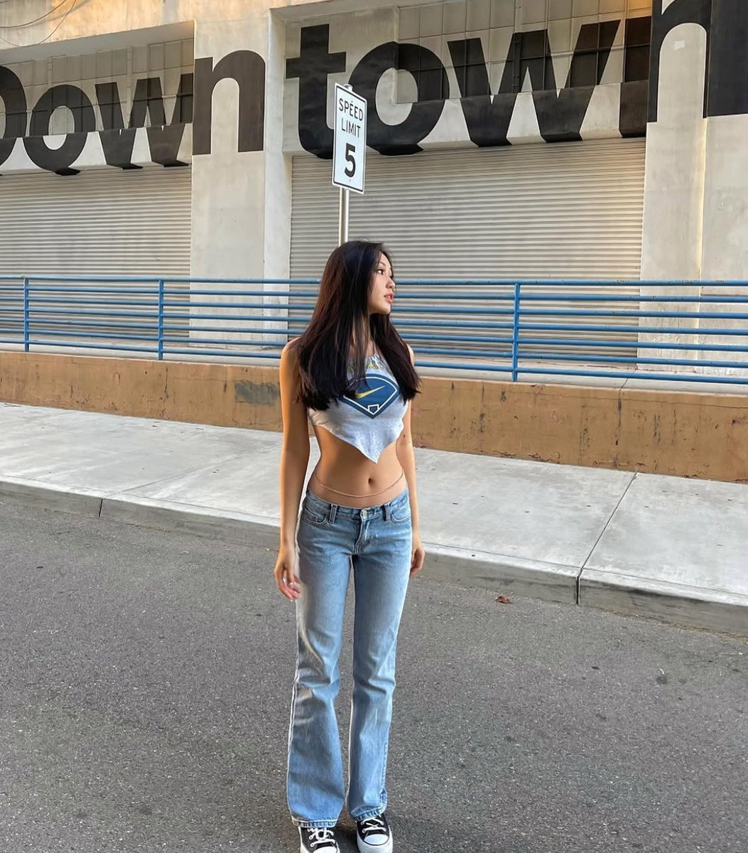 sg midriffs tweet media