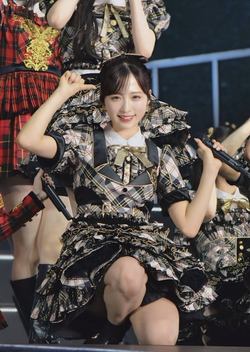 小栗有以 tweet media