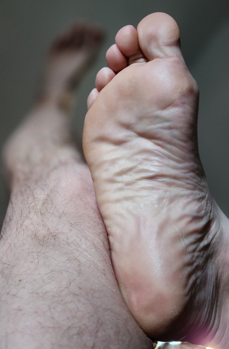Softwalker10's tweet photo. Good mornin', foot bros! https://t.co/hMOddX0hzK