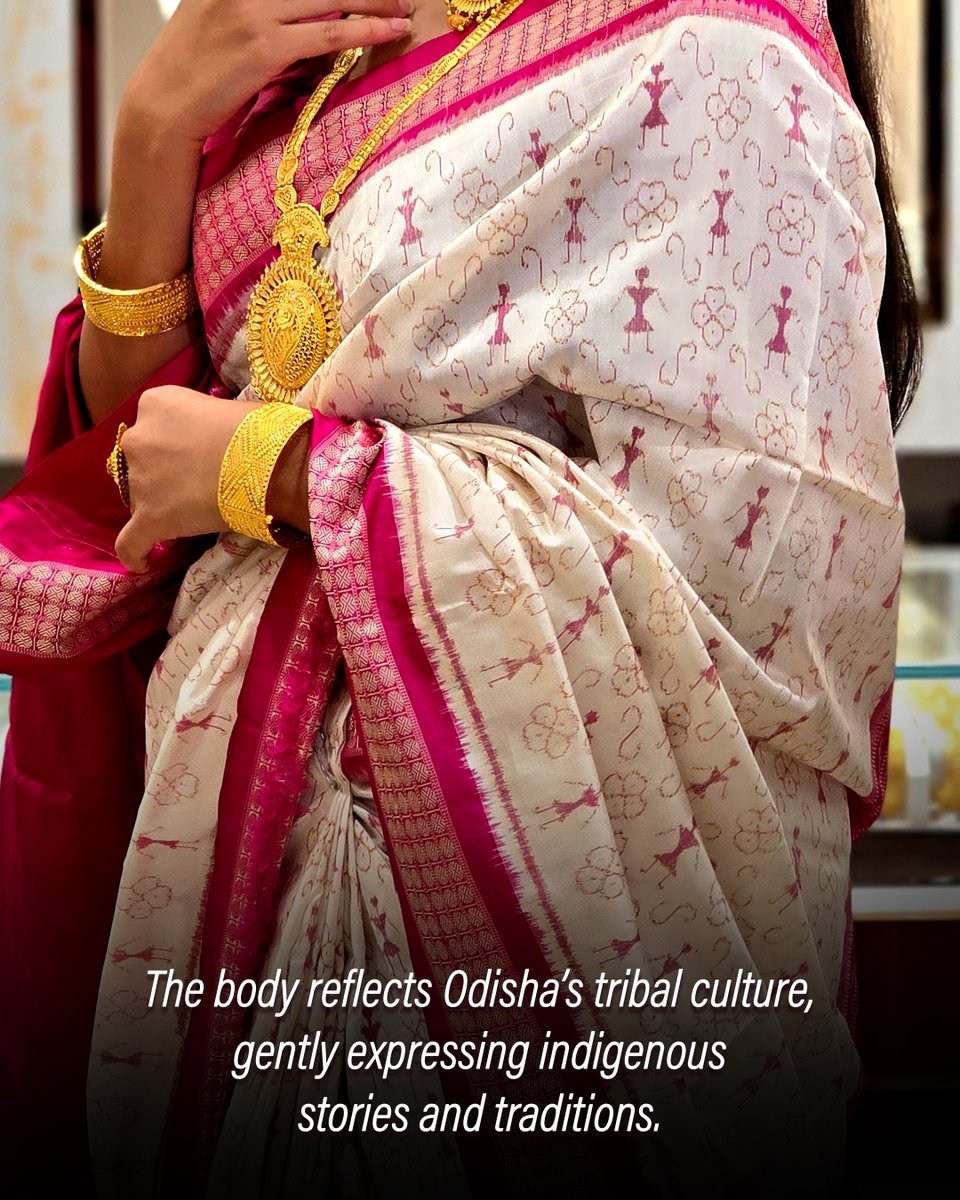bandhakala's tweet photo. A graceful blend of heritage and contemporary elegance ✨

🎉𝐅𝐥𝐚𝐭 𝟏𝟓% 𝐎𝐅𝐅 + 𝐔𝐩 𝐭𝐨 𝟑𝟓% 𝐄𝐱𝐭𝐫𝐚 𝐒𝐚𝐯𝐢𝐧𝐠𝐬 - T &amp; C apply!

📍Visit your nearest 𝐀𝐫𝐮𝐧𝐝𝐡𝐚𝐭𝐢 𝐁𝐚𝐧𝐝𝐡𝐚𝐤𝐚𝐥𝐚 𝐬𝐭𝐨𝐫𝐞.
📞𝟏𝟖𝟎𝟎 𝟖𝟖𝟗 𝟖𝟎𝟏𝟖

#ArundhatiBandhakala #BandhaSaree https://t.co/Bpi0CVUay3