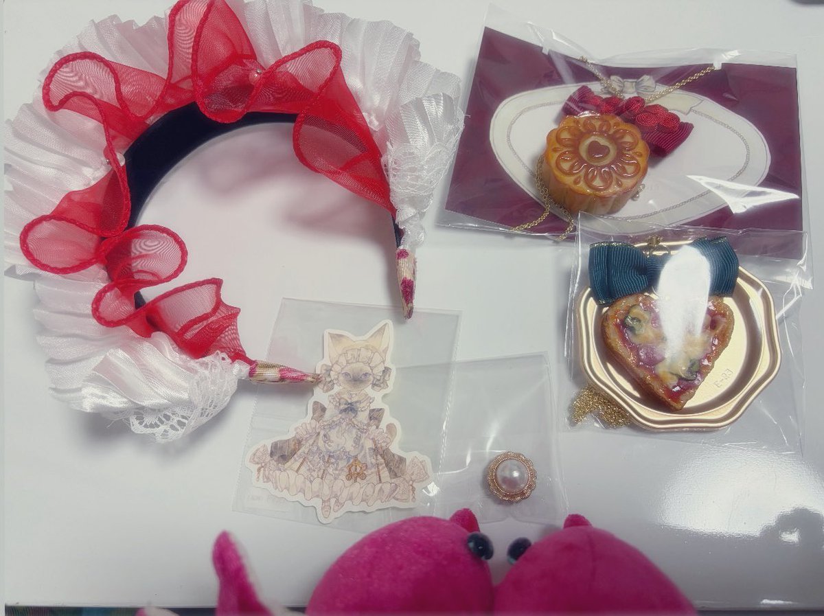 Caviar Dolls-stuffed animal- tweet media