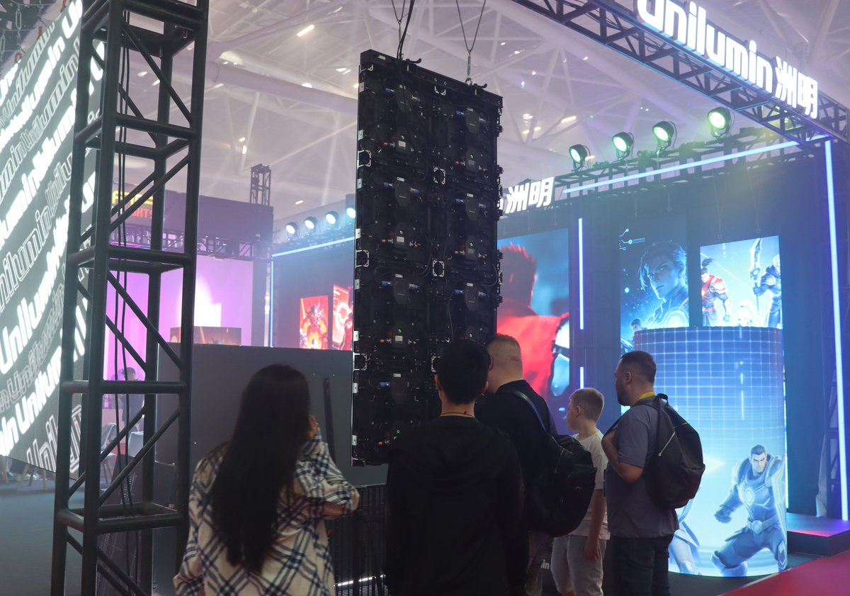 UniluminDisplay's tweet image. Day 1 at the #GETShow wrapped up strong. #RentalLED solutions in action—built for #liveevents, touring, and creative staging.

📍 Booth B8, Hall 20.2 — visit us through Apr 8
#Unilumin #ProAV #Ushield #leddisplay #rentaldisplay #LEDtechnology #VisualTechnology
#EventTechnology