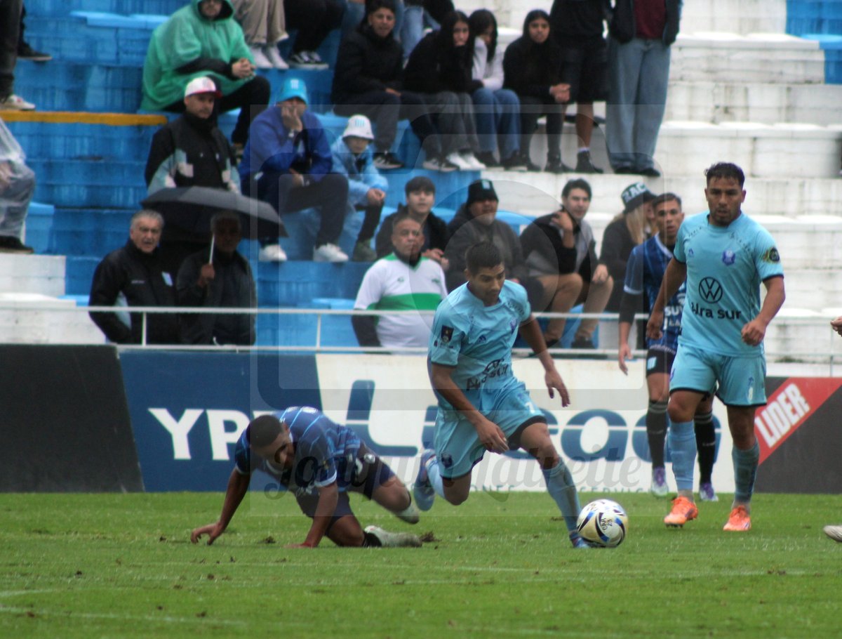 Primera Victoria de <a href="/ClubCdBolivarOF/">ClubCdeBolivar Ofic.</a> en el 2026. En Córdoba derrotó a <a href="/ClubARacing/">Club Atlético Racing</a> por 2-0 y además se mantiene invicto en la Primera Nacional.