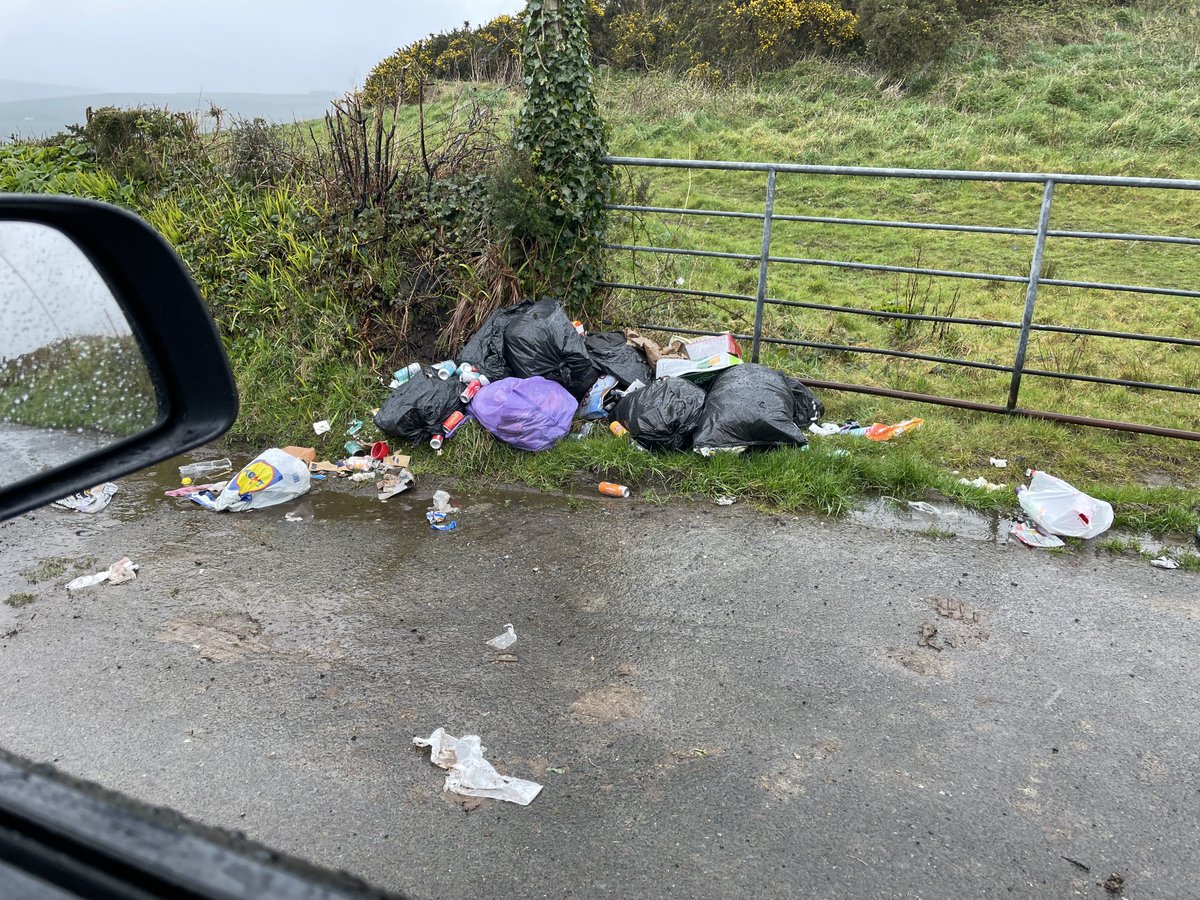 Robert Moore tweet media